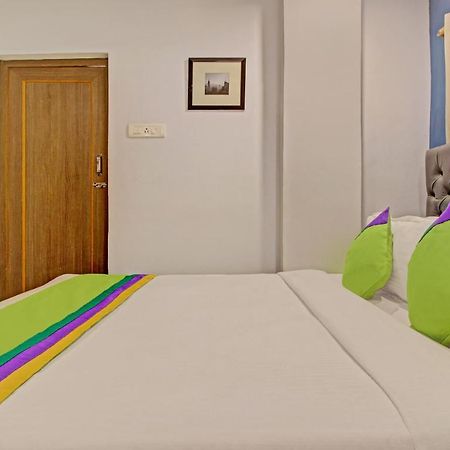 Hotel Royal Crowne Near Kolkata Airport ภายนอก รูปภาพ
