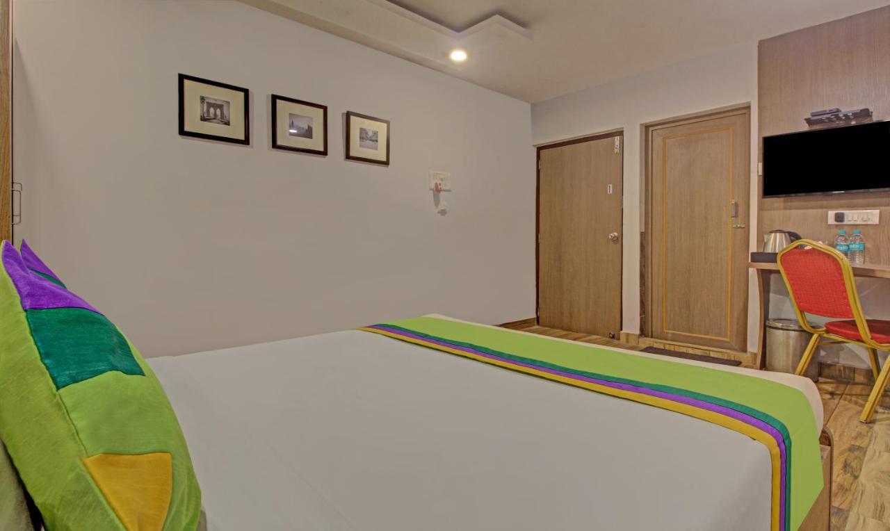 Hotel Royal Crowne Near Kolkata Airport ภายนอก รูปภาพ
