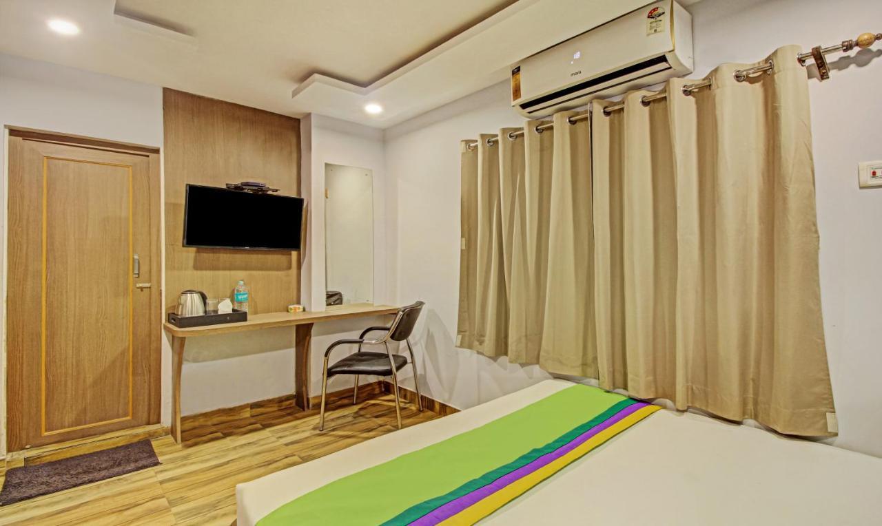 Hotel Royal Crowne Near Kolkata Airport ภายนอก รูปภาพ