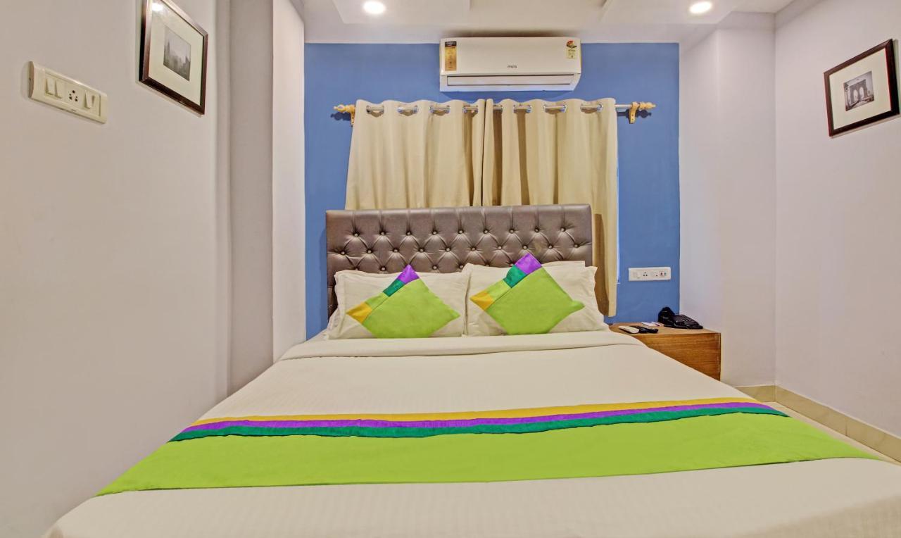 Hotel Royal Crowne Near Kolkata Airport ภายนอก รูปภาพ