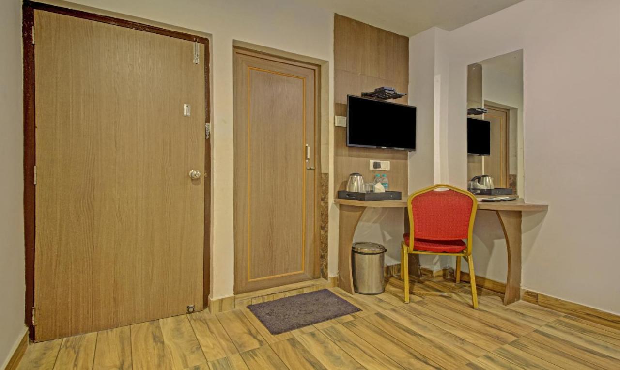 Hotel Royal Crowne Near Kolkata Airport ภายนอก รูปภาพ